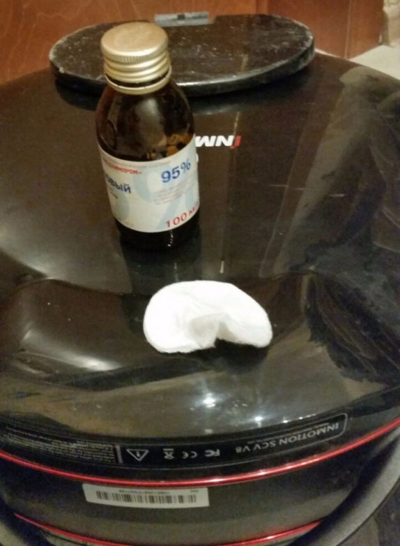 клеим накладки V8